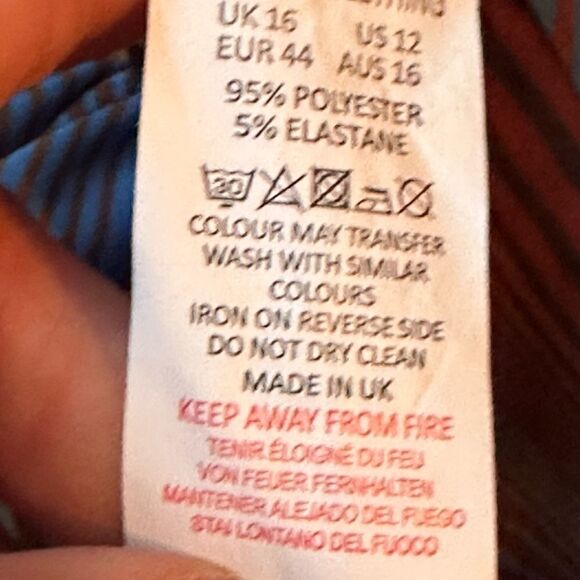 Pretty Little thing crop top Psychedelic pattern – never worn. Us-12 - Picture 4 of 4